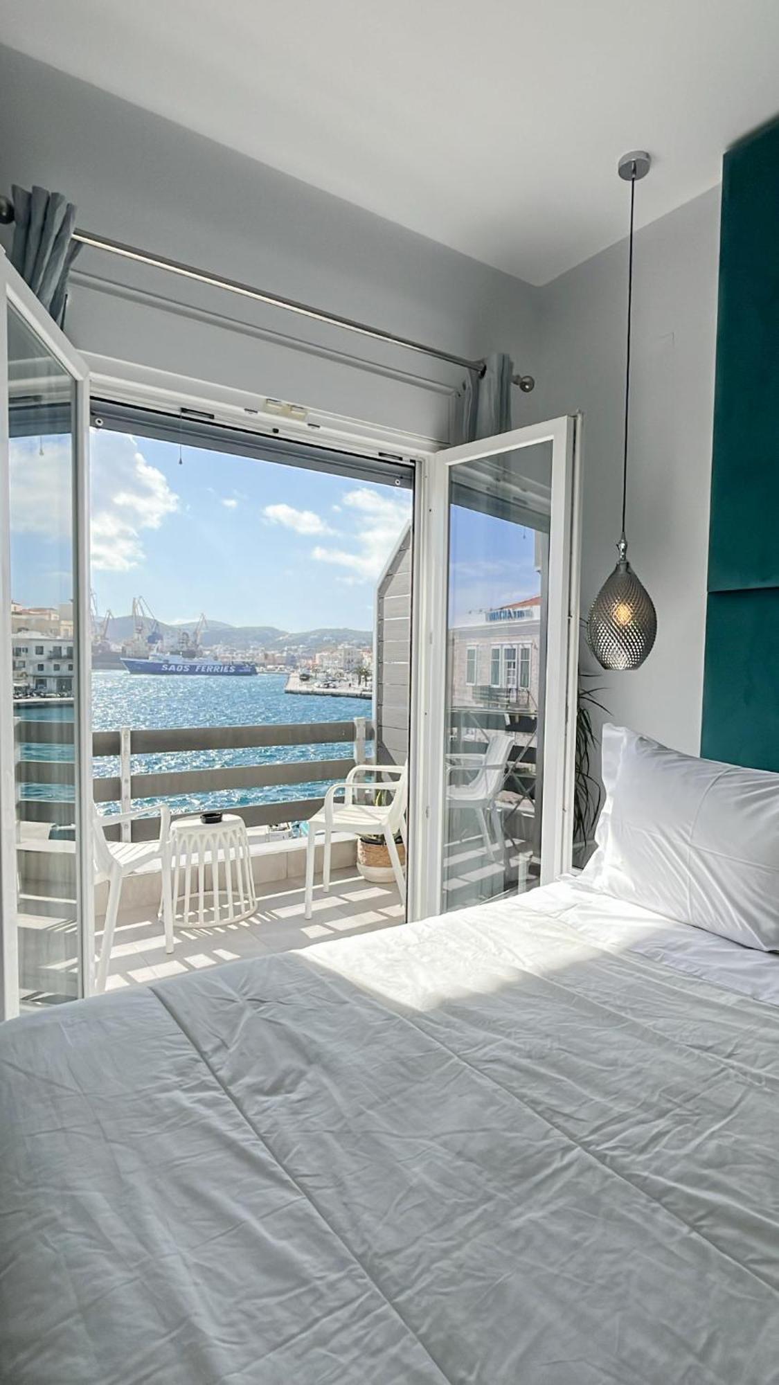 Diio Suites Ermoupoli Exterior photo